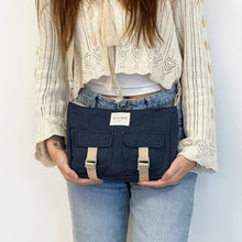 Indlæs billede til gallerivisning Skuldertaske med udvendige lommer