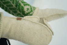 Indlæs billede til gallerivisning Uldluffer, dame, hvid i færøsk uld fra Sirri