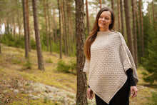 Indlæs billede til gallerivisning Kappe i havrefarvet uld med smukt mønster