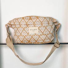 Indlæs billede til gallerivisning Skuldertaske med smukt mønster