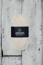 Indlæs billede til gallerivisning Aran uldgarn i 100% Merino -creme