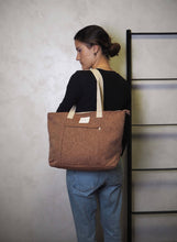 Indlæs billede til gallerivisning Stor shopper i støvet grønt mønster fra De La Mur