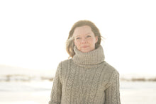 Indlæs billede til gallerivisning Uldsweater, grå med stor rullekrave