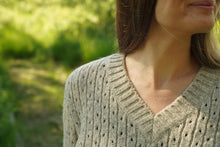 Indlæs billede til gallerivisning Uldsweater i lysegrå, model Sweden Summer edition