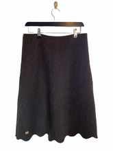 Indlæs billede til gallerivisning Uldnederdel med bølget kant - brun, kun str medium