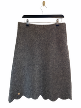 Indlæs billede til gallerivisning Uldnederdel med bølget kant - mørkegrå, kun str large