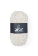 Indlæs billede til gallerivisning Aran uldgarn i 100% Merino -creme

