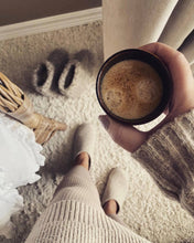 Indlæs billede til gallerivisning Hjemmesko i uld med skindsål, beige
