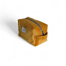 Indlæs billede til gallerivisning Toilettaske i gul fløjl
