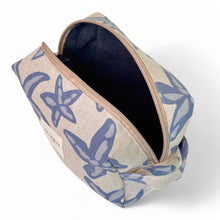 Indlæs billede til gallerivisning Toilettaske med søstjerner
