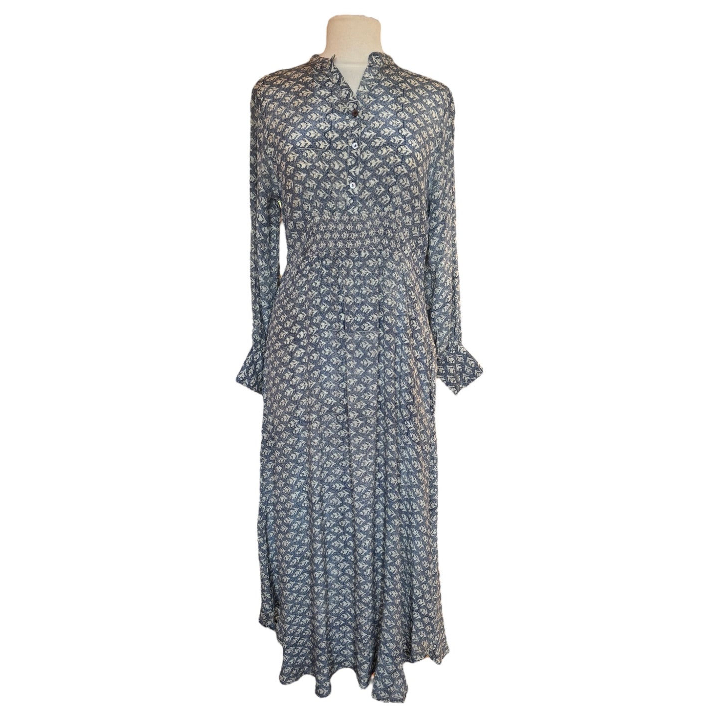 Silkekjole i støvet blå, i str. small/medium fra Cofur