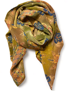 Silketørklæde, kvadratisk, med grønne nuancer fra Cofur
