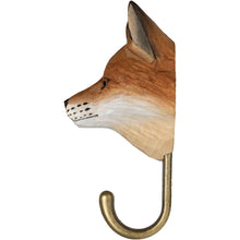 Indlæs billede til gallerivisning Krog med naturtro ræv, dekorative dyr i håndsnittet træ fra Wildlife Garden
