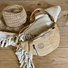 Indlæs billede til gallerivisning BumBag crossbody taske i khakifarvet bomuld
