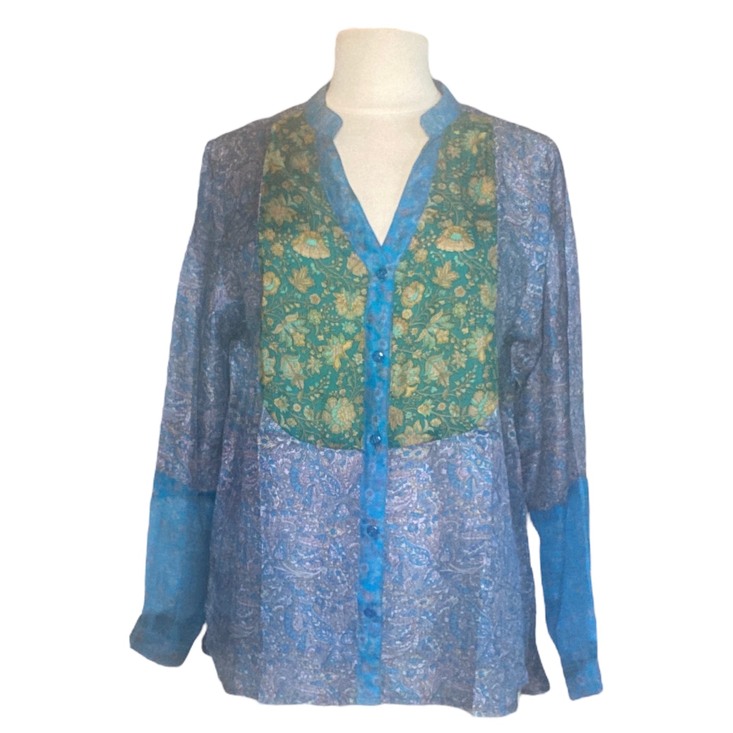 Skjorte i vintagesilke, model better mix i lilla/turkise nuancer i str one size