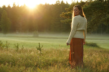 Indlæs billede til gallerivisning Uldsweater i narturhvid, model Sweden
