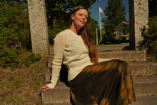 Indlæs billede til gallerivisning Uldsweater i naturhvid, model Sweden Summer edition
